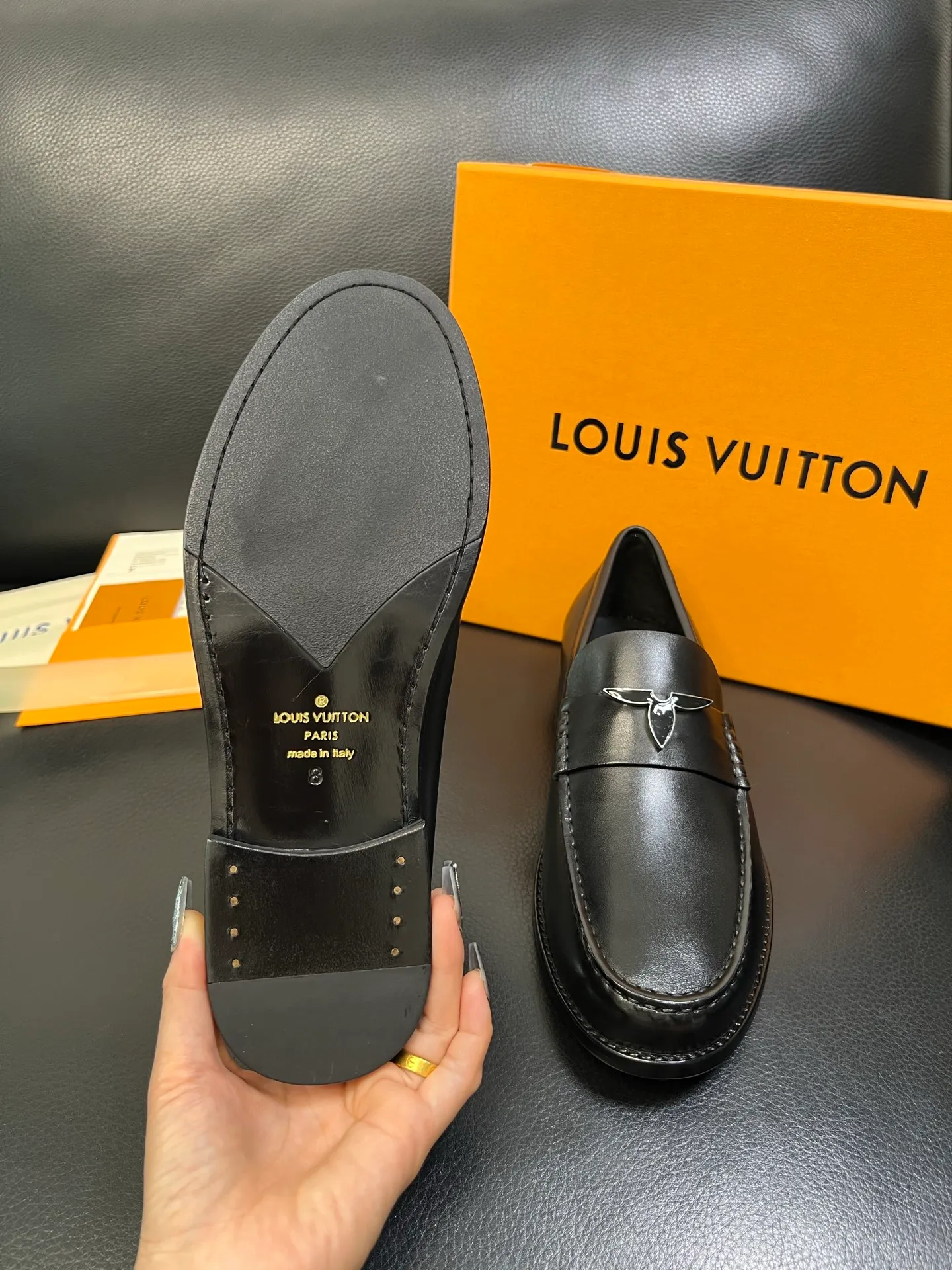 Men's shoes 💰920 Lv high quality top crafts Louis Vuitton leather shoes counter synchronized with original factory configuration, uppers imported from Italy, imported water-dyed cowhide lining, soles: original genuine leather soles specially provided by the original factory, original factory and single goods, welcome to compare, code number 39-44 (customized 38 45 46)